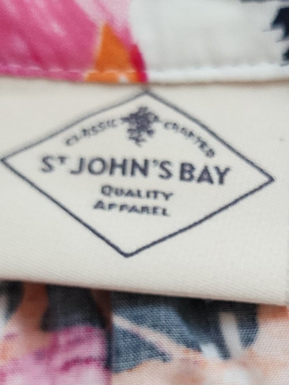 St John's Bay Ladies Tee, Size L - Picture 3 of 6